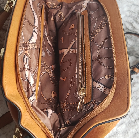 Beautiful Brown Satchel Handbag - Picture 4 of 6